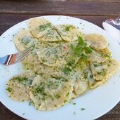 buschenschank unteraichnerhof schlutzkrapfen