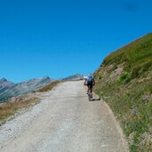 mountain biker pfitsch pfitscherjoch strasse