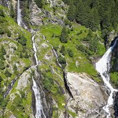 das zieleltal ist reich an wasserfaellen und baechen