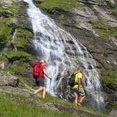 einer der zahlreichen wasserfaelle im zieltal