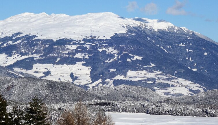 winter aussicht richtung latzfons und feldthurns