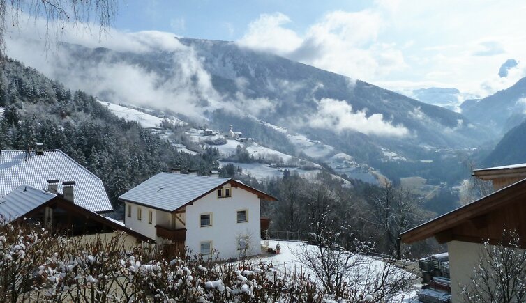 lajen ortschaft tanirz winter blick nach st peter